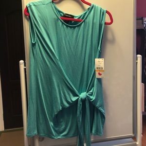 Karen Kane flowy turquoise top